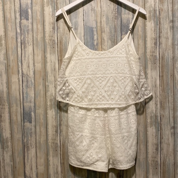 BETHANY MOTA | white Lace overlay Romper | NWT | Size M - Picture 4 of 11